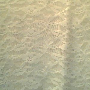 Vintage Floral Lace Table Liner (GREEN)